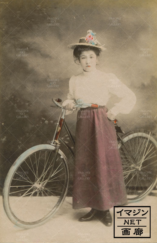 女性/洋装 自転車 | 幕末・明治・大正絵葉書と写真の資料室